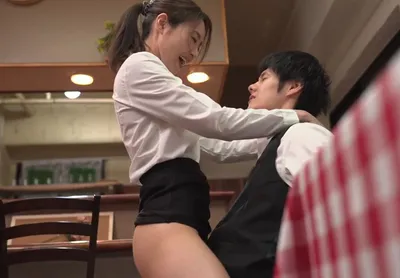 Cậu trai trẻ đụ nữ đồng nghiệp có ông chồng nhưng ông xã “yếu”