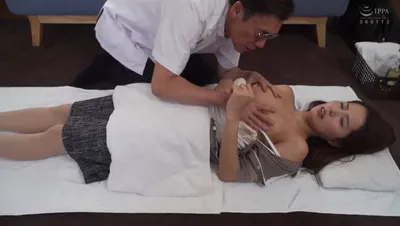 Người chồng thuê người mát-xa trị liệu giúp vợ dễ mang thai và cái kết